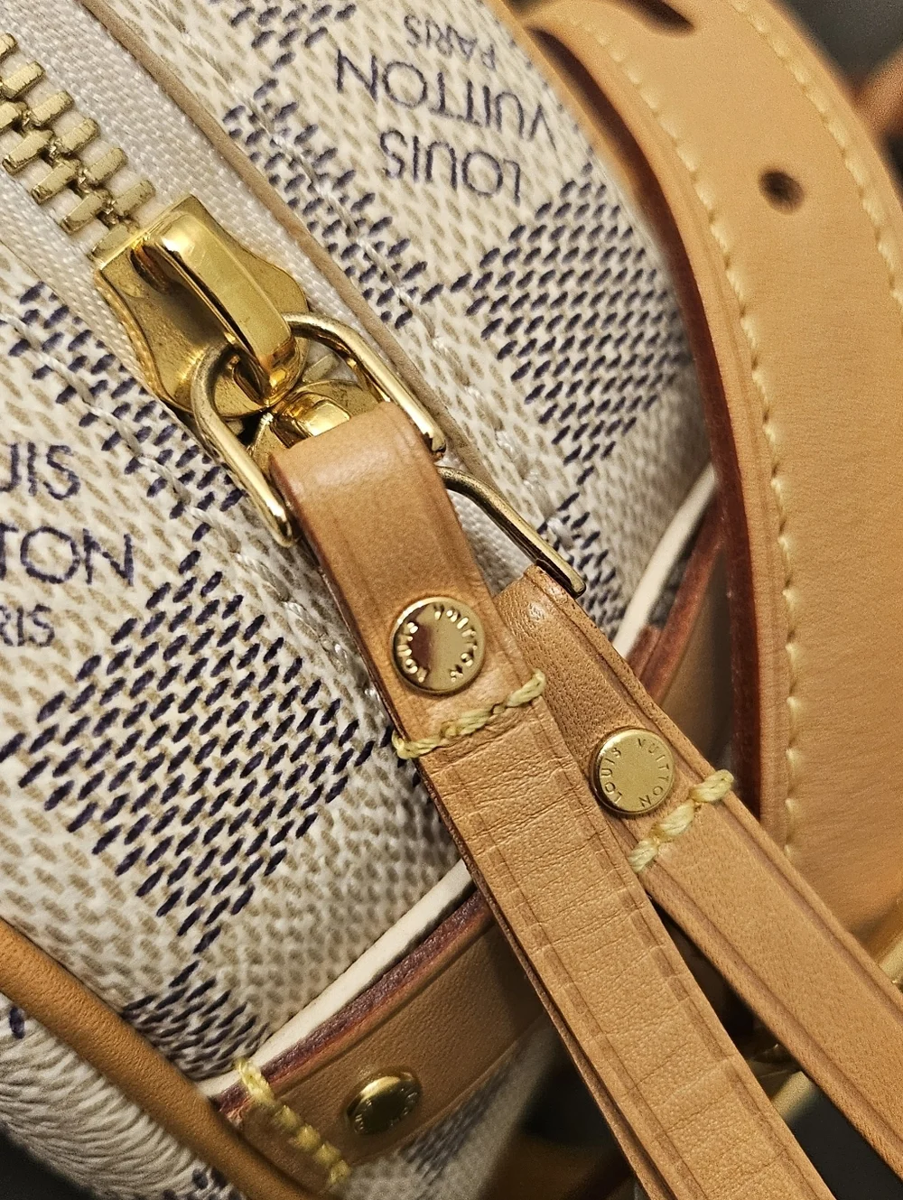 Louis Vuitton Boite Chapeau Souple PM Crossbody Bag in the beautiful Damier Azur - Picture 7 of 12
